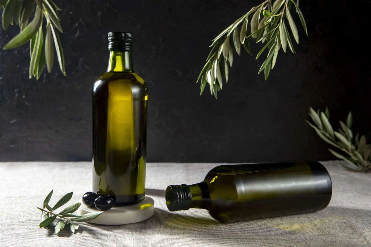 extra_virgin_olive_oil_vs_virgin_olive_oil_two_bottle_merseh