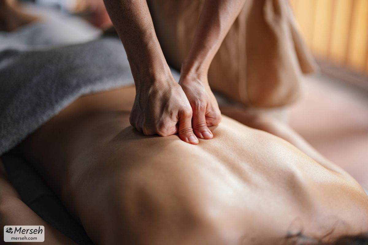 man-massage-with-olive-oil-merseh